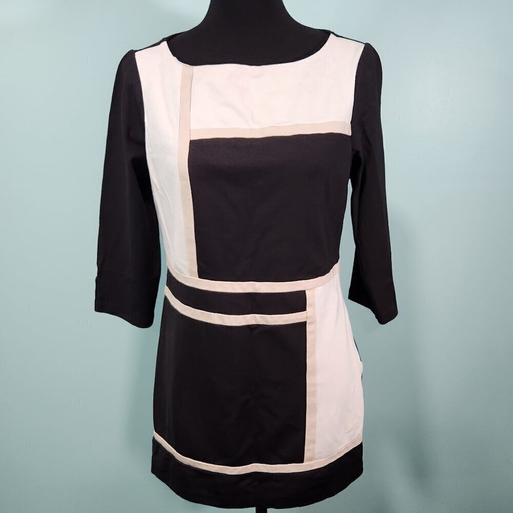 White House Black Market Geometric Print Tunic Size Medium
Lot K